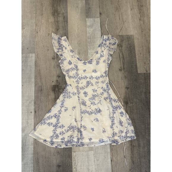 Princess Polly Dress Womens XXS Blue White Dream Away Mini Floral Ruffle Summer - Picture 2 of 4